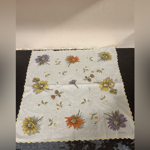 Vintage Hand Painted Colette Handkerchief Scalloped Edge 16" - Picture 1 of 4